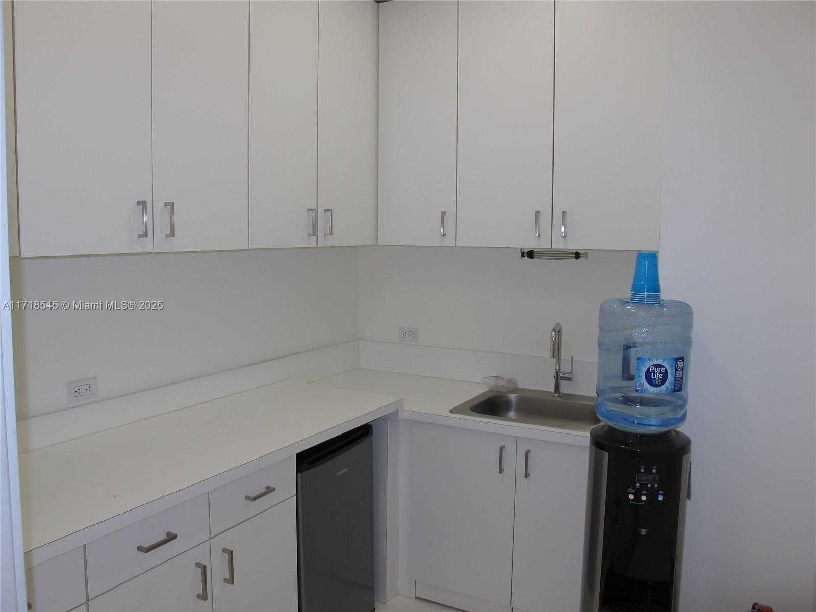 Small Image of 1600 PONCE DE LEON BLVD #1103, Coral Gables Number 10