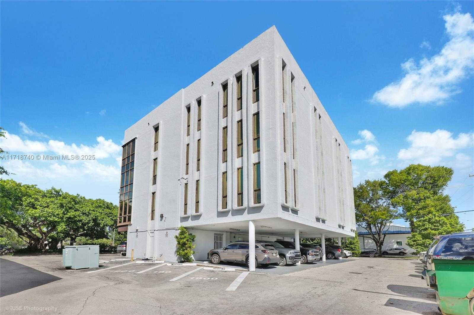 Small Image of 1900 SOUTH WEST 22ND ST, Miami Number 9