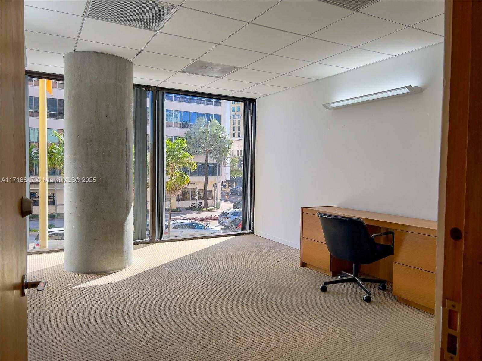 Small Image of 2100 Ponce de Leon, Coral Gables, FL 33134, USA Number 18