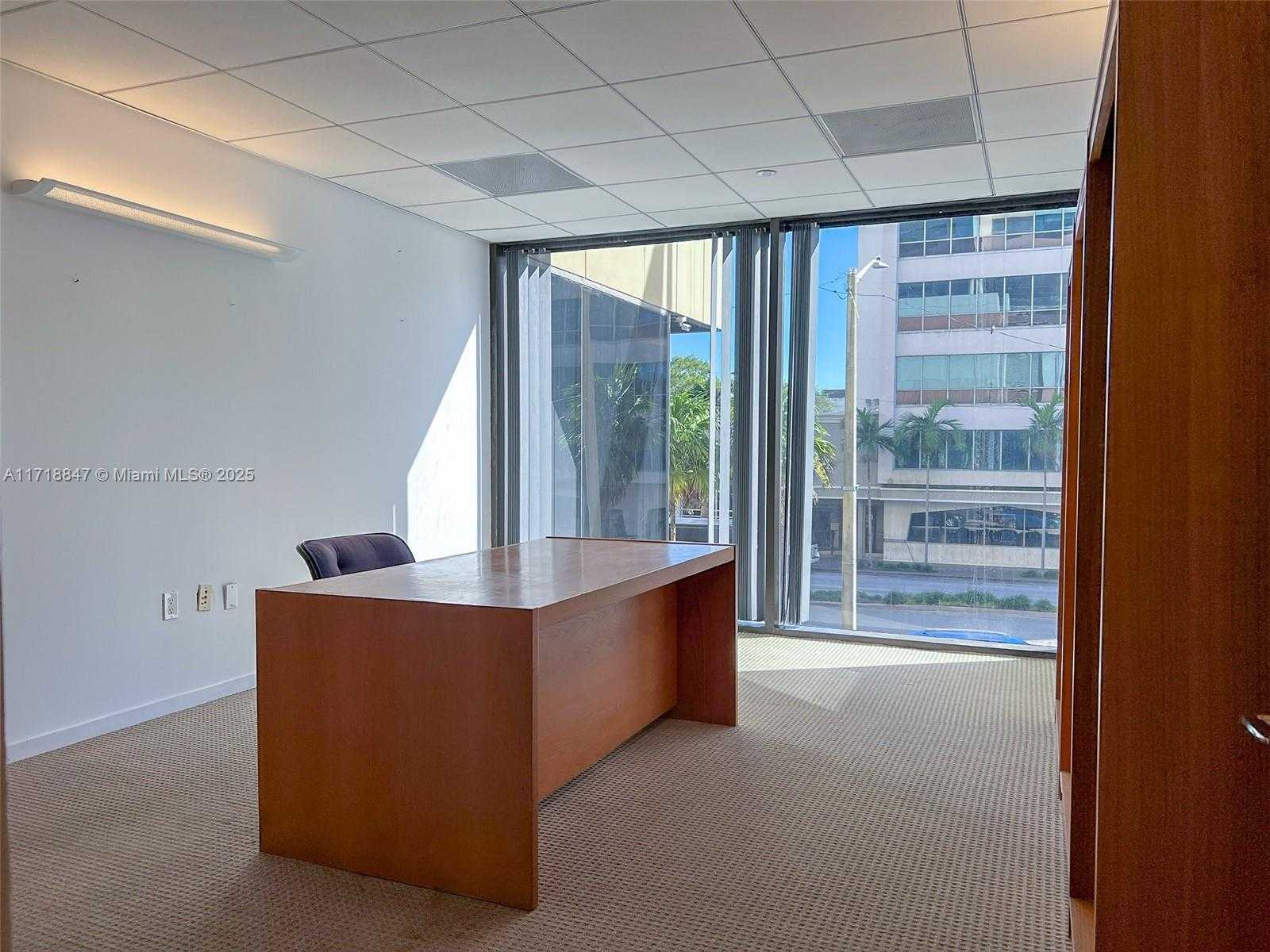 Small Image of 2100 Ponce de Leon, Coral Gables, FL 33134, USA Number 19