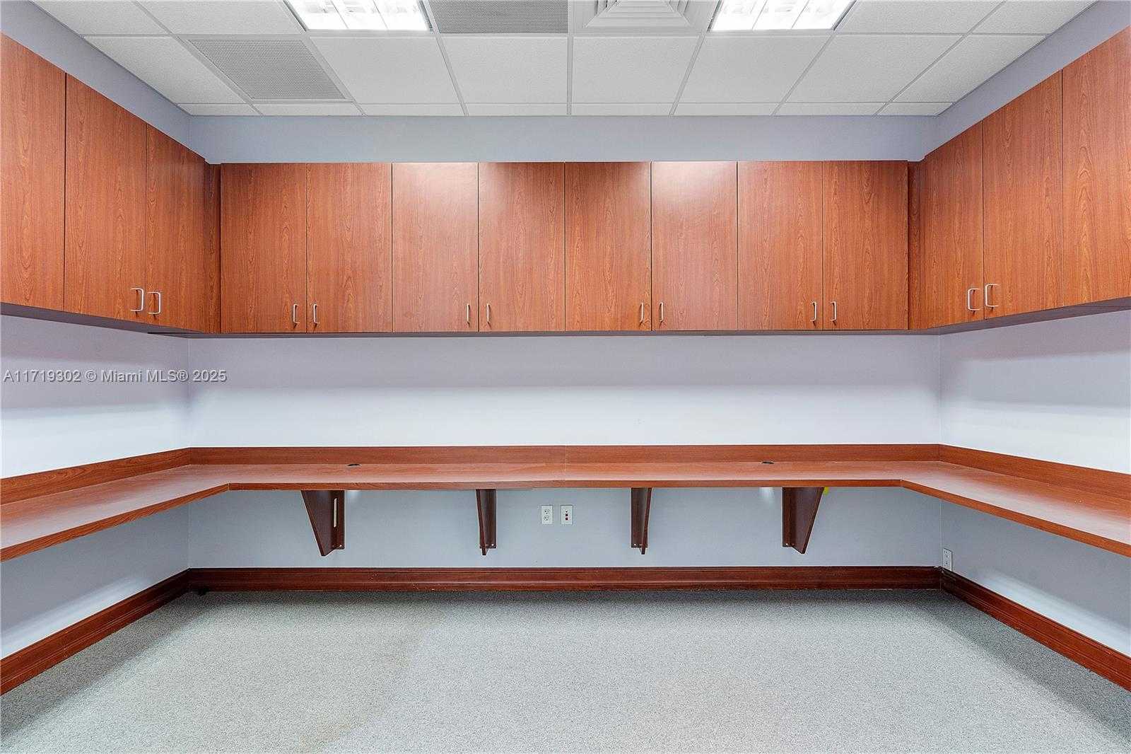 Small Image of 2883 EXECUTIVE PARK DR #200, Weston Number 11