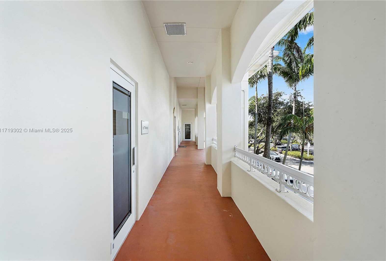 Small Image of 2883 EXECUTIVE PARK DR #200, Weston Number 14