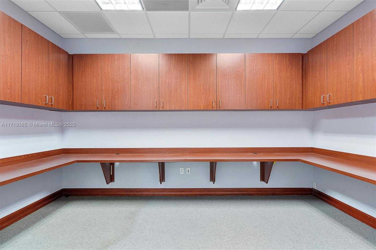 Small Image of 2883 Executive Park Dr, Weston, FL 33331, USA Number 15