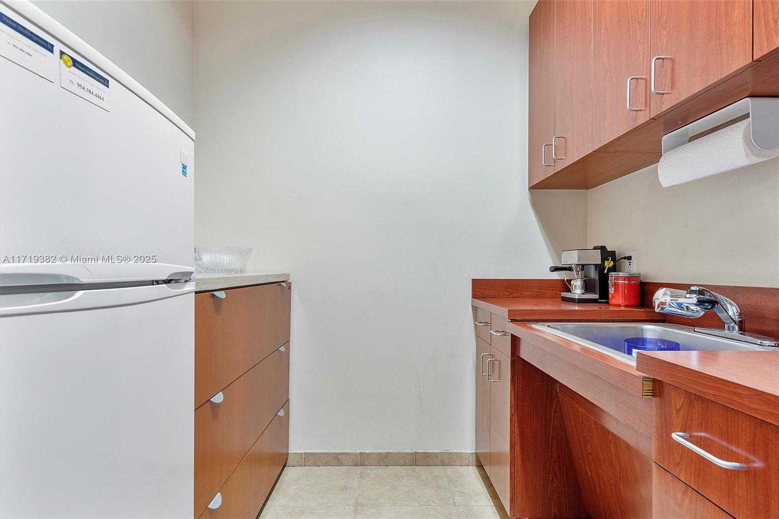 Small Image of 2883 Executive Park Dr, Weston, FL 33331, USA Number 18