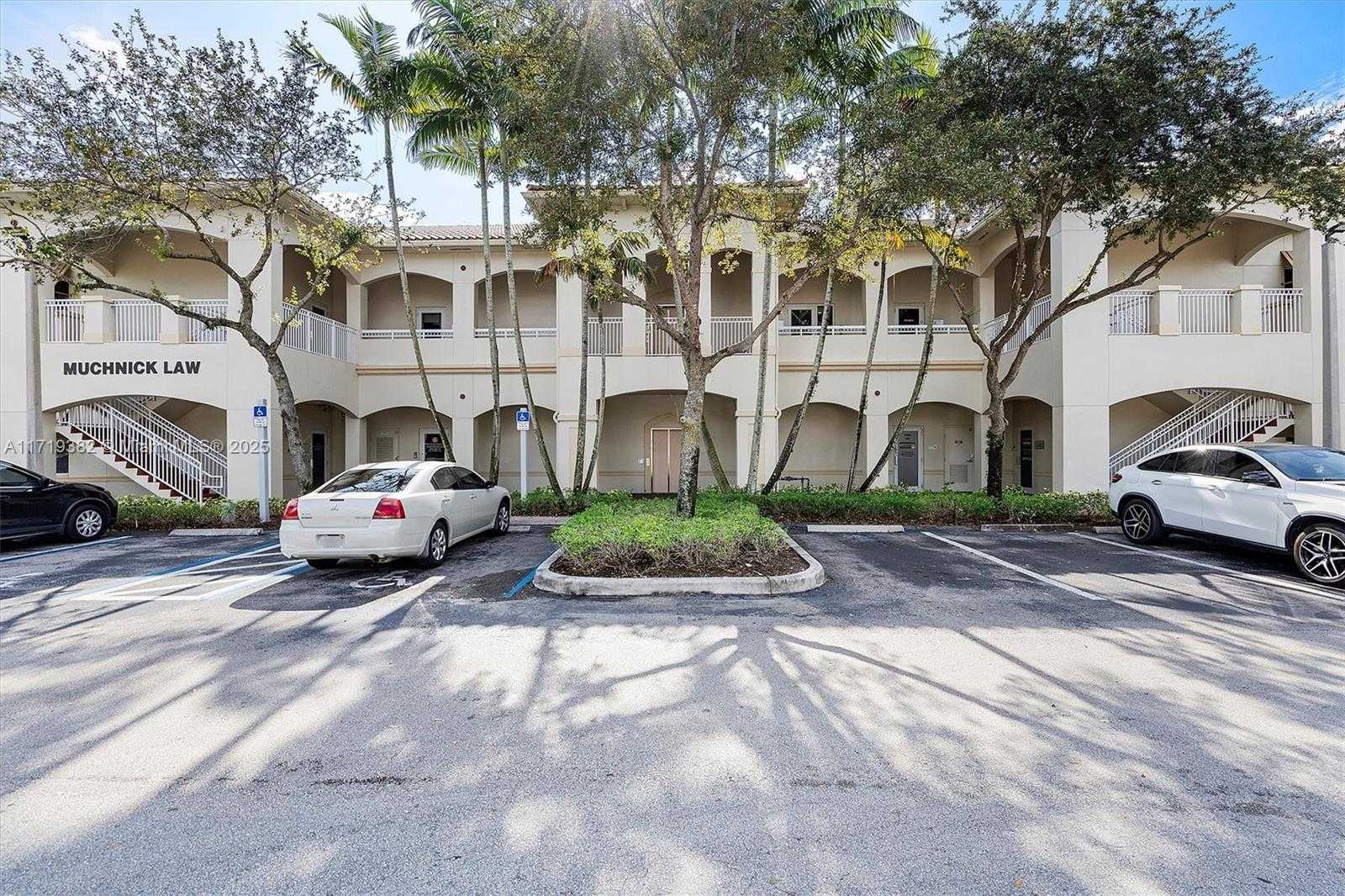 Small Image of 2883 Executive Park Dr, Weston, FL 33331, USA Number 2