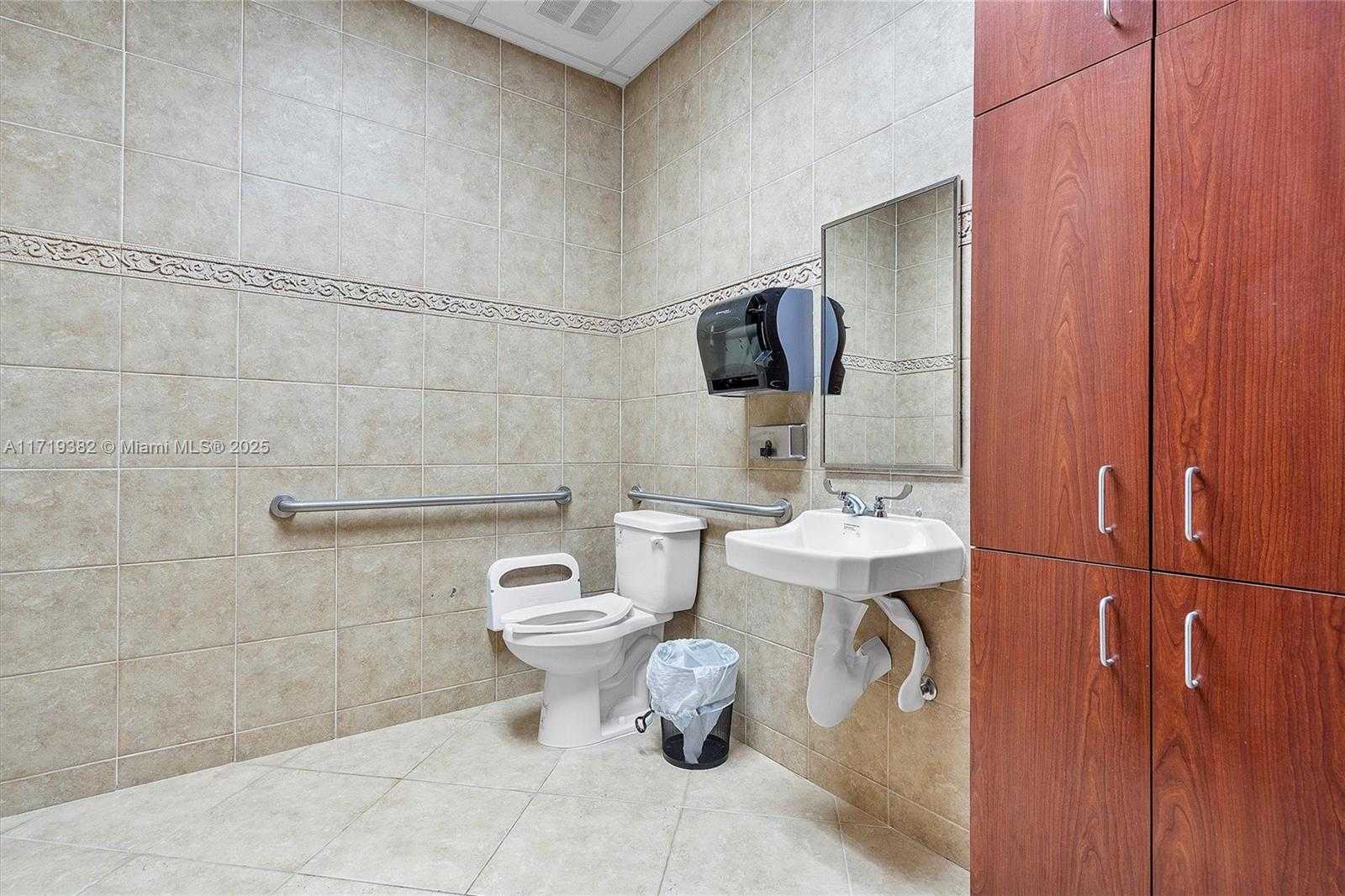Small Image of 2883 Executive Park Dr, Weston, FL 33331, USA Number 22