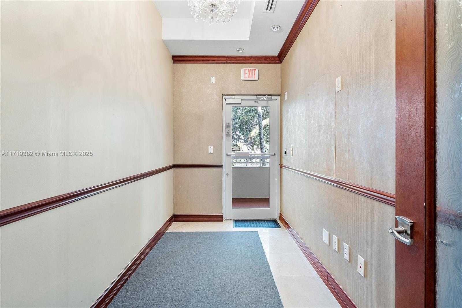 Small Image of 2883 Executive Park Dr, Weston, FL 33331, USA Number 25