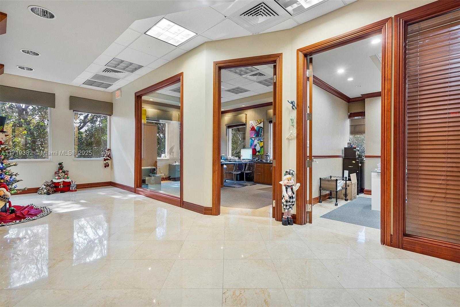 Small Image of 2883 Executive Park Dr, Weston, FL 33331, USA Number 8