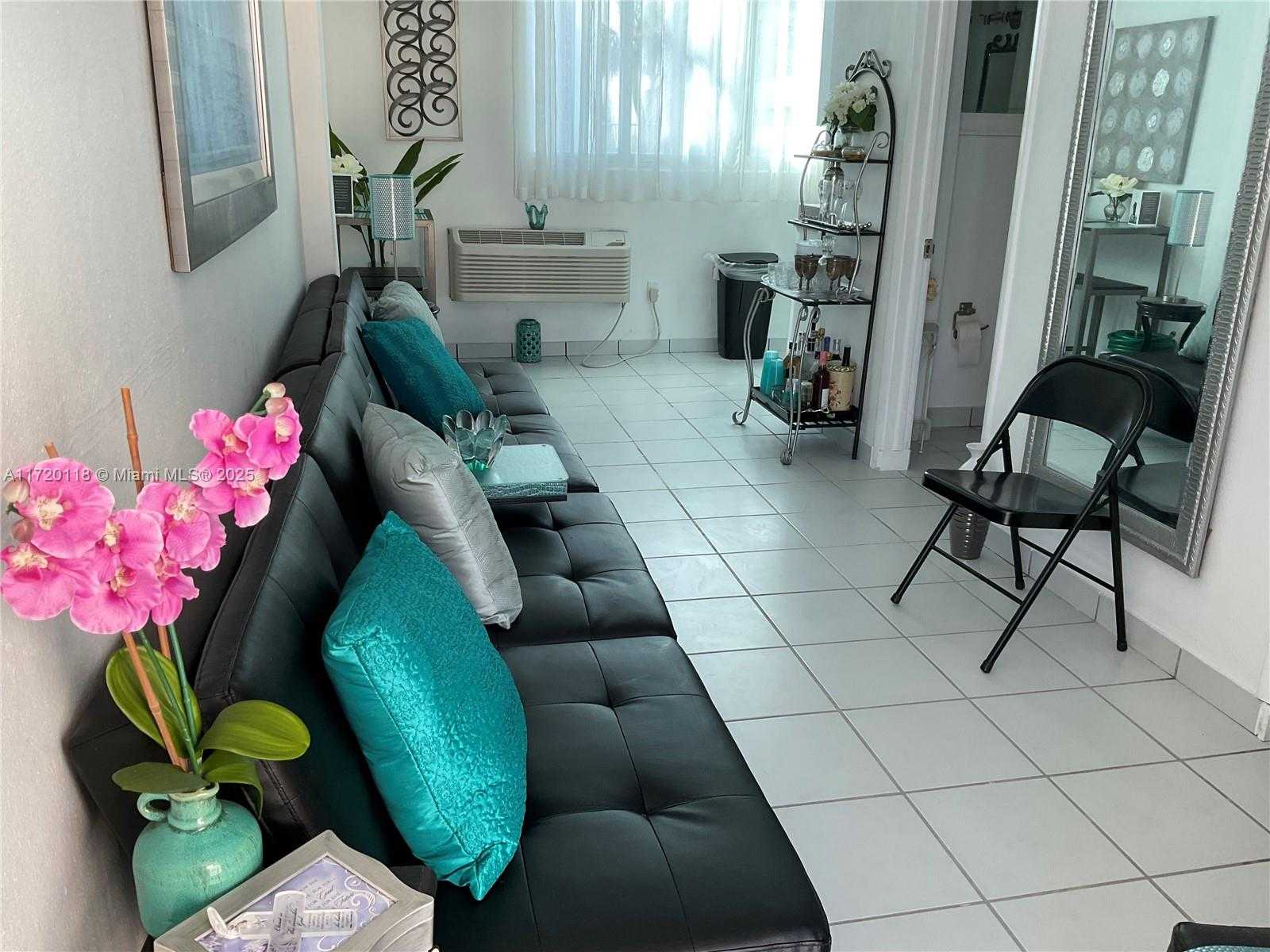 Small Image of 5445 COLLINS AVE #CU28, Miami Beach Number 4