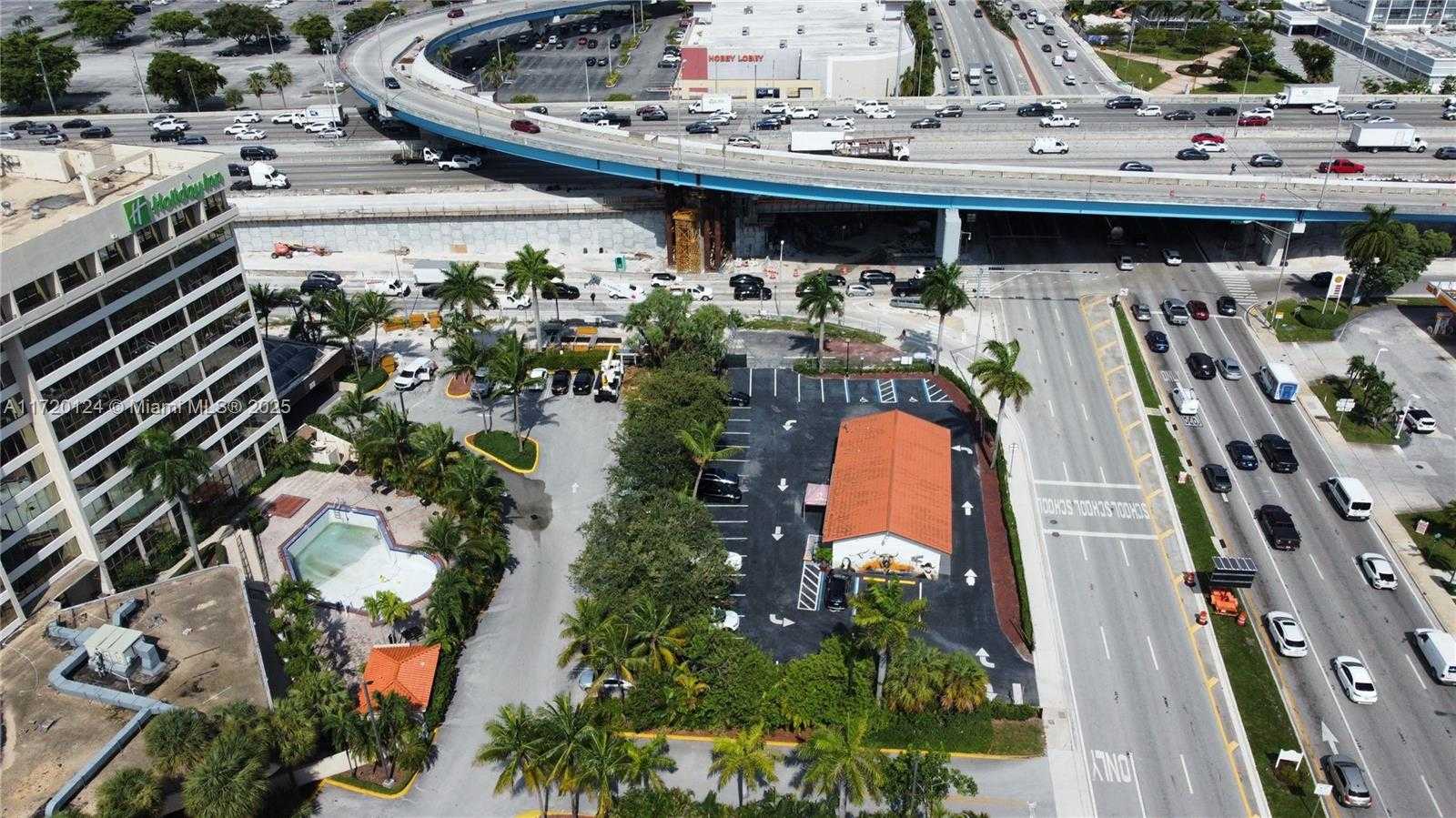 Small Image of 7701 NORTH WEST 103RD ST, Hialeah Gardens Number 4