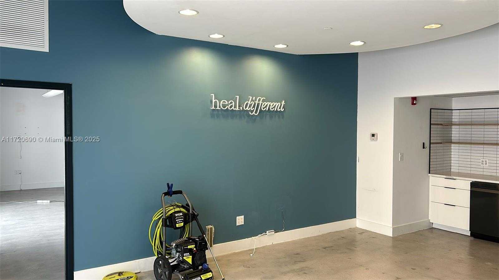 Small Image of 309 23RD ST #2-East, Miami Beach Number 3