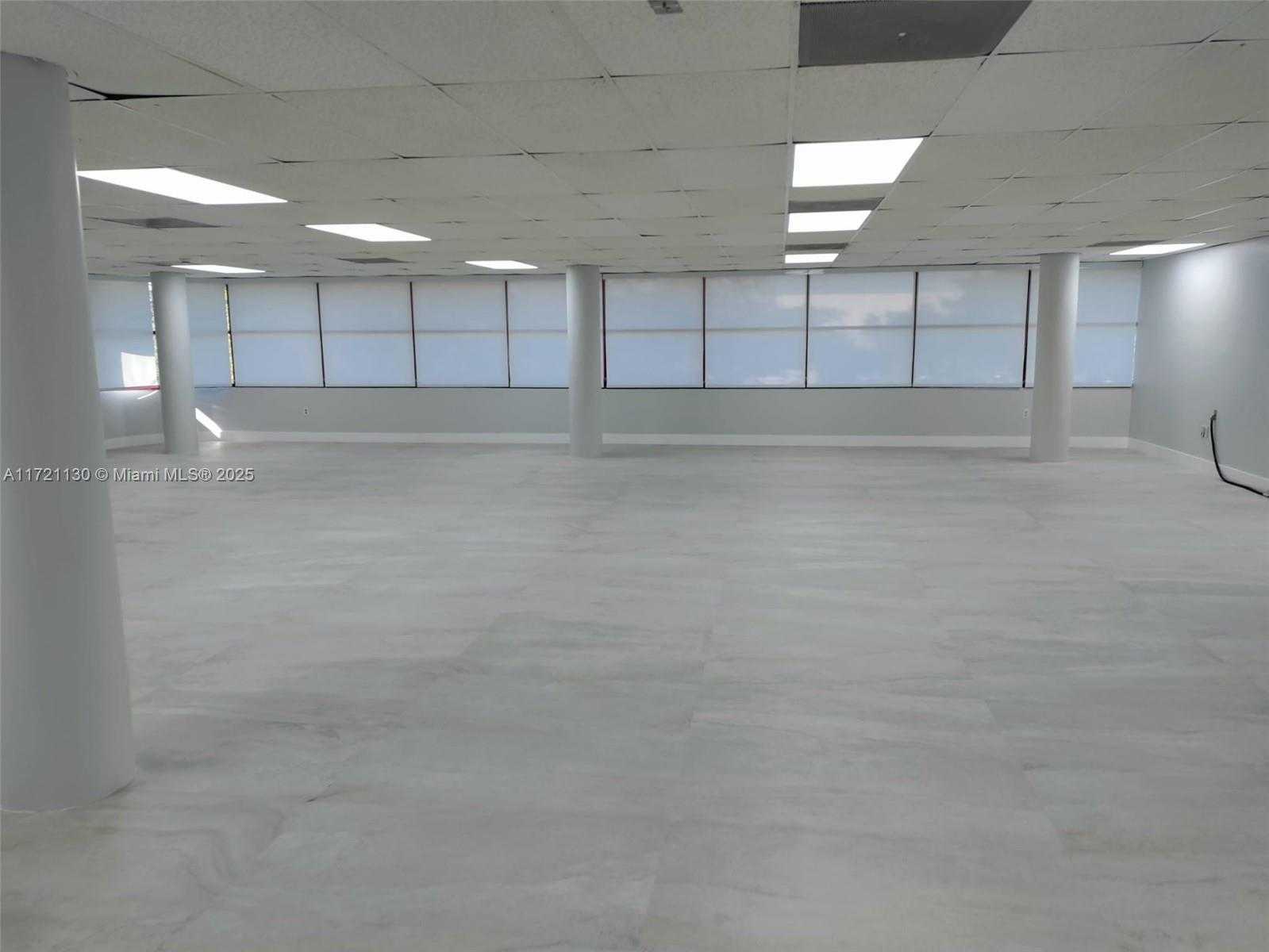 Small Image of 1799 W Oakland Park Blvd, Oakland Park, FL 33311, USA Number 4