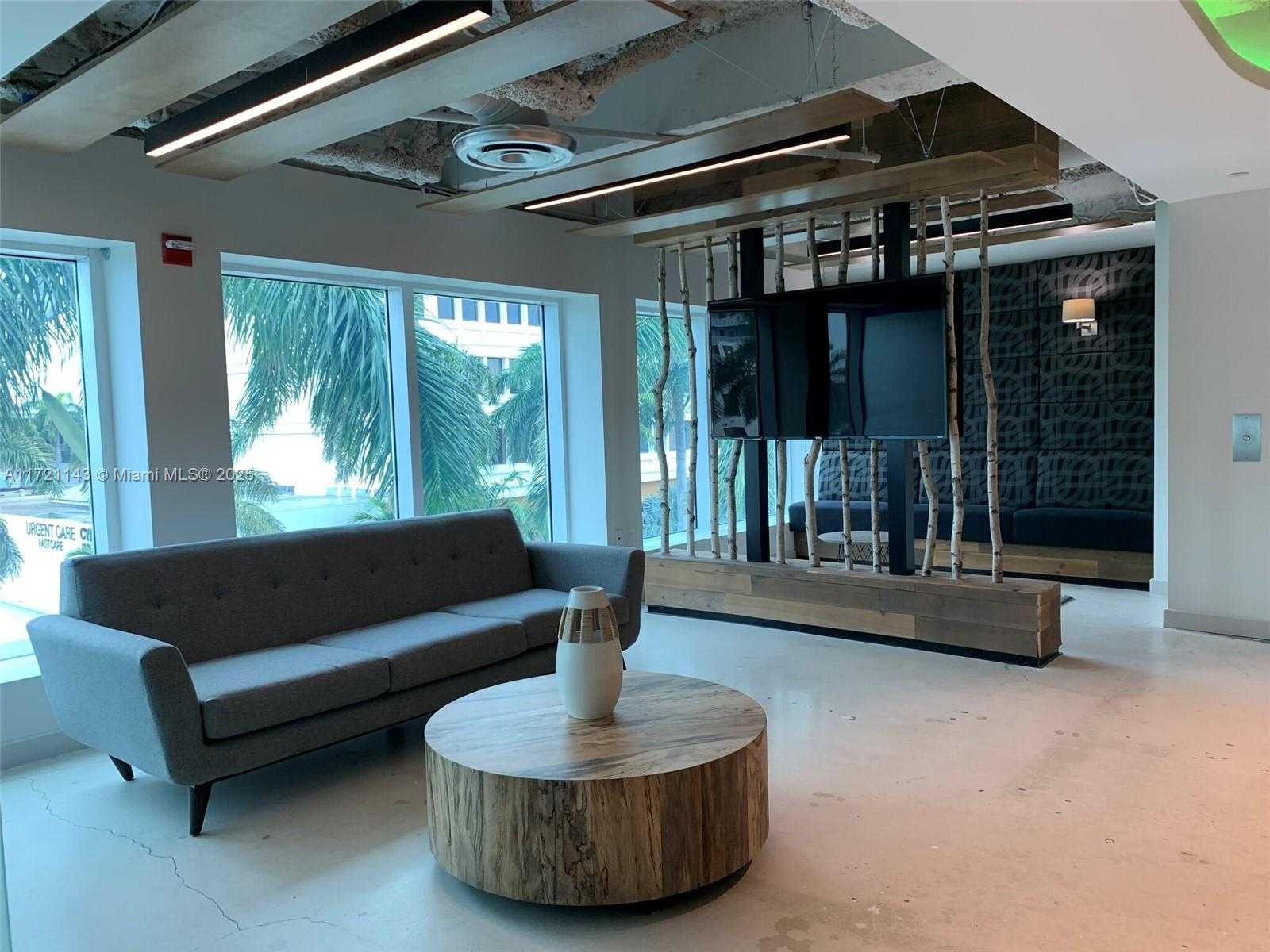 Small Image of 820 WEST 41 ST #401, Miami Beach Number 2