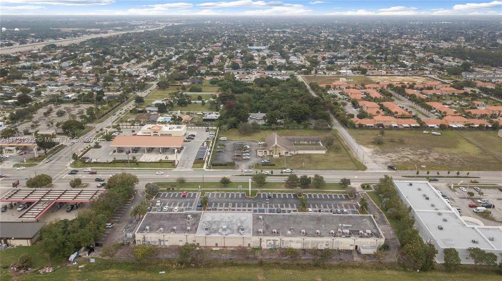 Small Image of 11000 SOUTH WEST 184TH ST #1, Miami Number 22