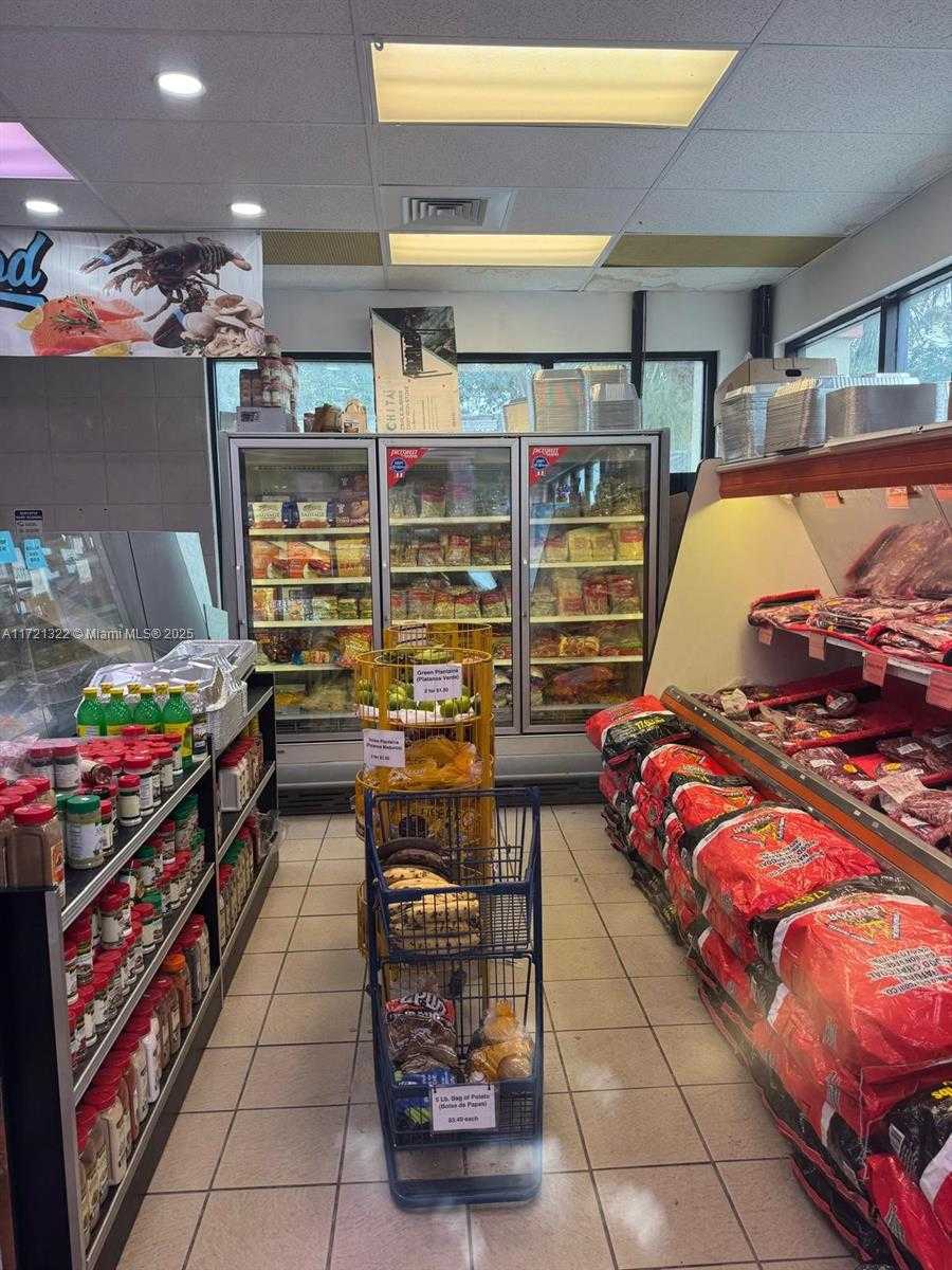 Small Image of 11000 SOUTH WEST 184TH ST #1, Miami Number 4