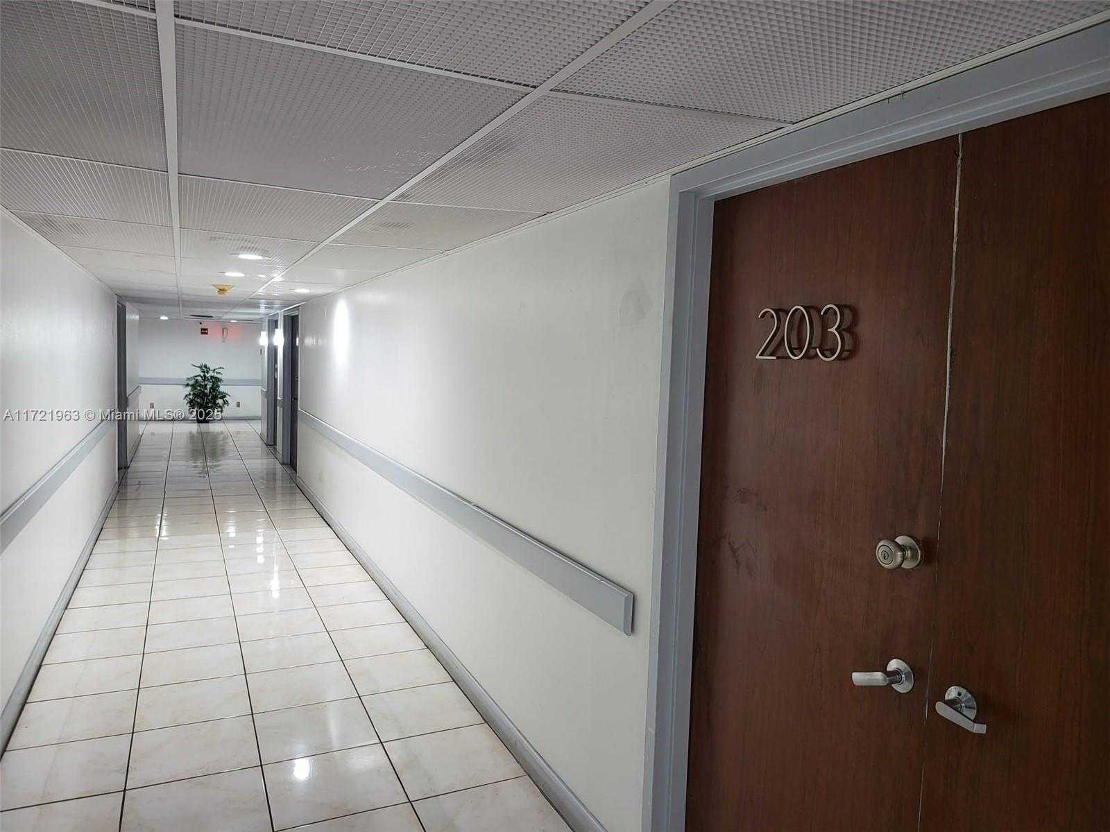 Small Image of 13499 BISCAYNE BLVD #CU203, North Miami Number 2