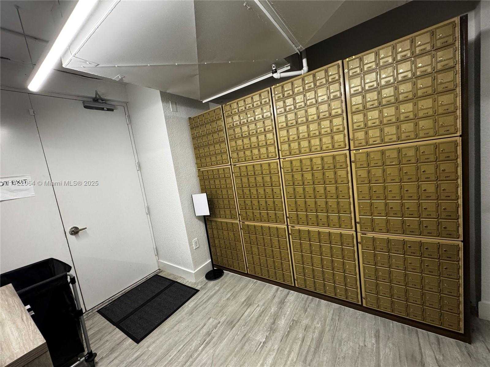 Small Image of 1832 SOUTH OCEAN DR #5-6, Hallandale Beach Number 23