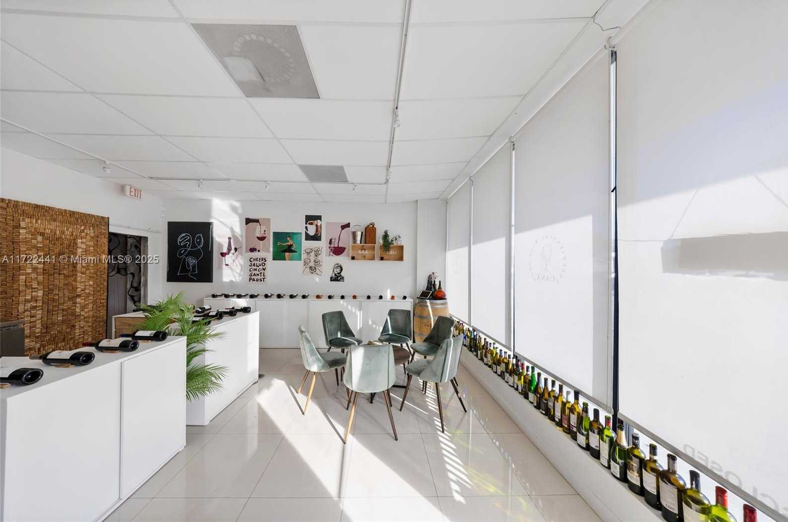 Small Image of 2207, Miami Number 10