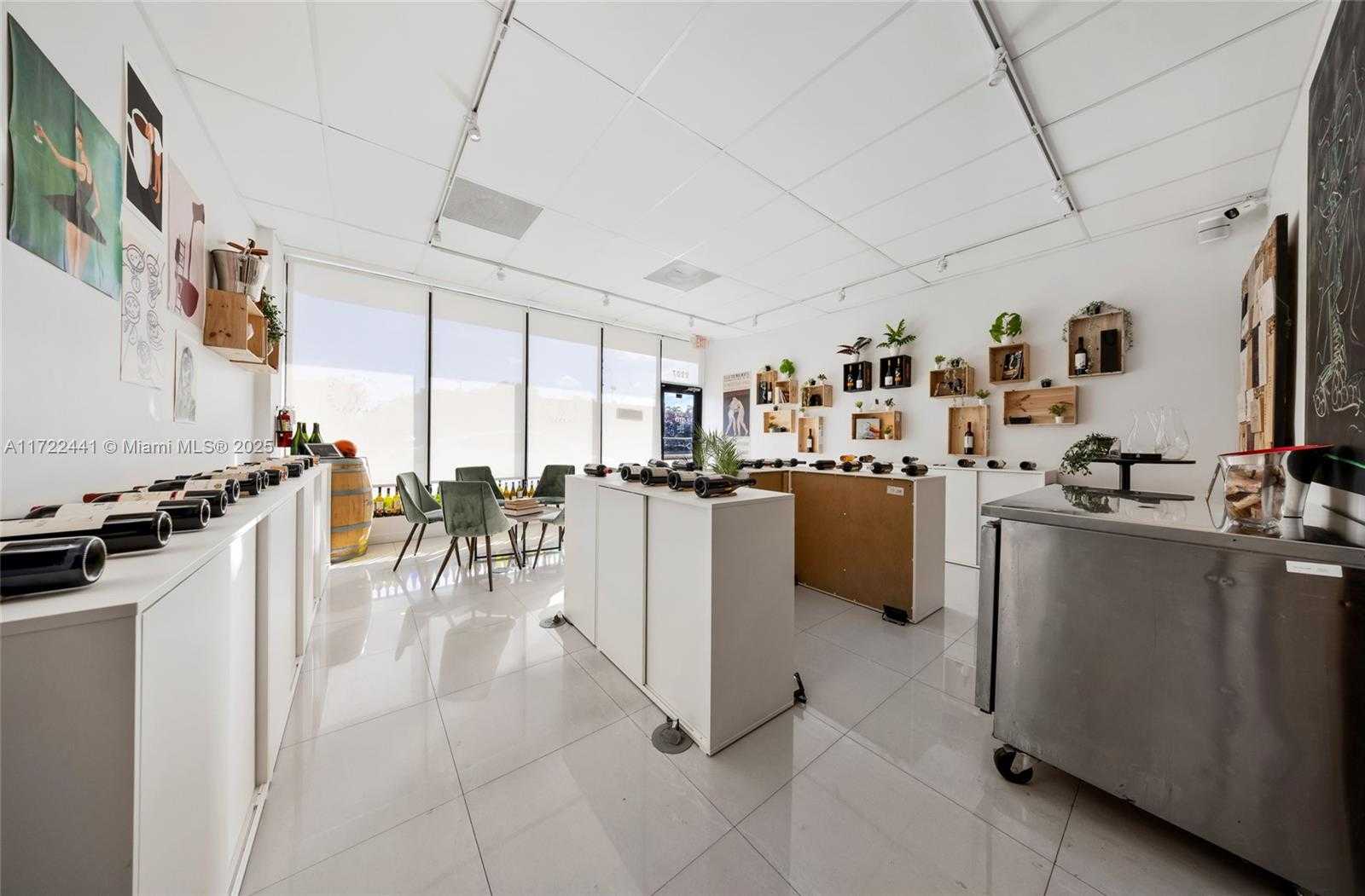Small Image of 2207, Miami Number 7