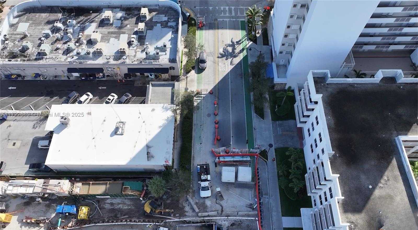Small Image of 1661 WEST AVE, Miami Beach Number 8