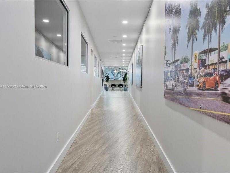 Small Image of 2404 HOLLYWOOD BLVD, Hollywood Number 14