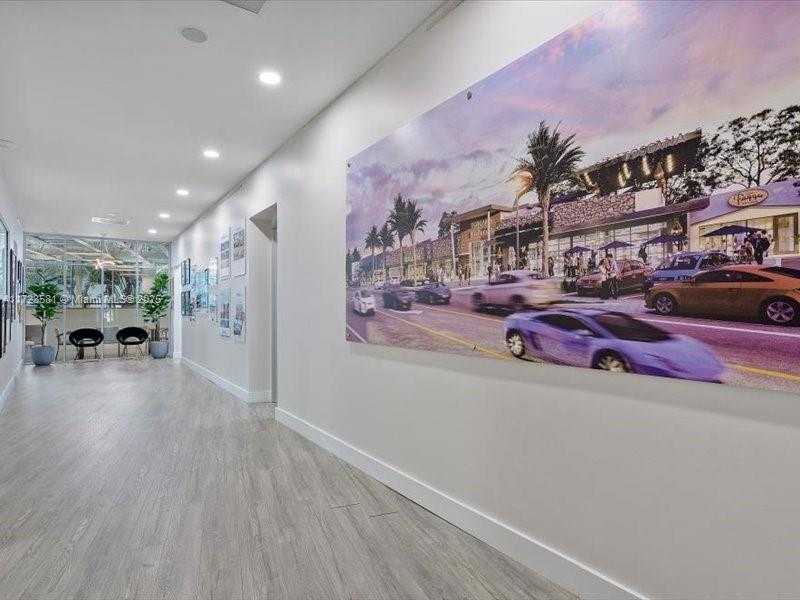 Small Image of 2404 HOLLYWOOD BLVD, Hollywood Number 16