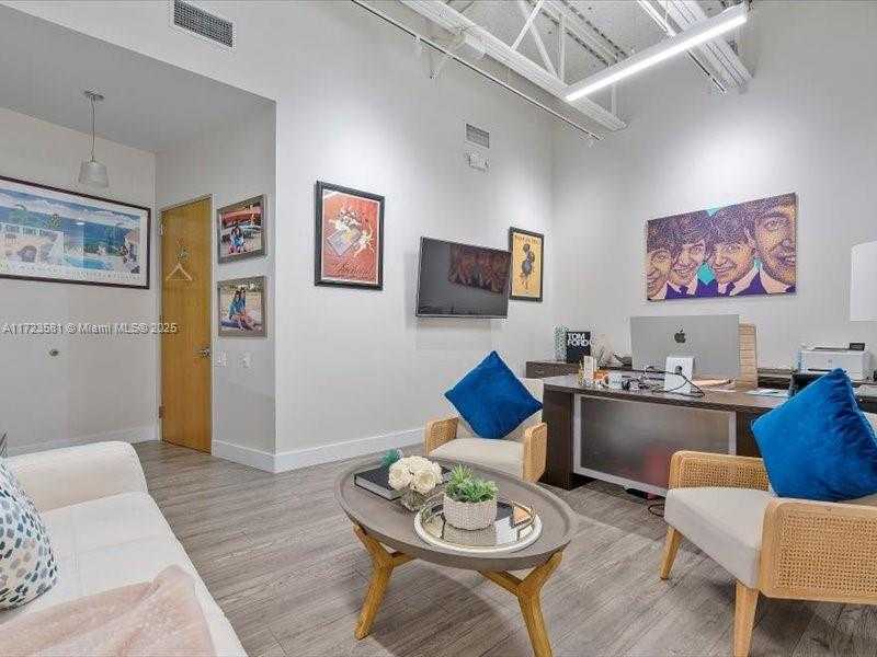 Small Image of 2404 HOLLYWOOD BLVD, Hollywood Number 25