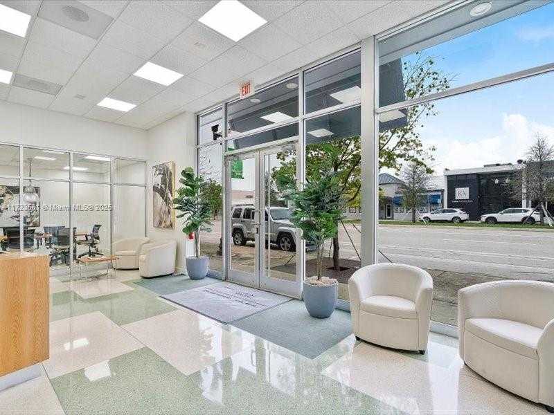 Small Image of 2404 HOLLYWOOD BLVD, Hollywood Number 4