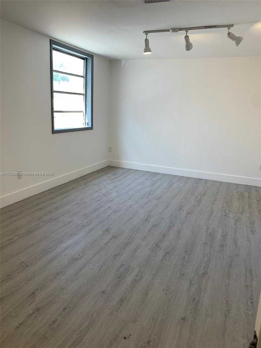 Small Image of 638 NORTH WEST 62ND ST, Miami Number 2
