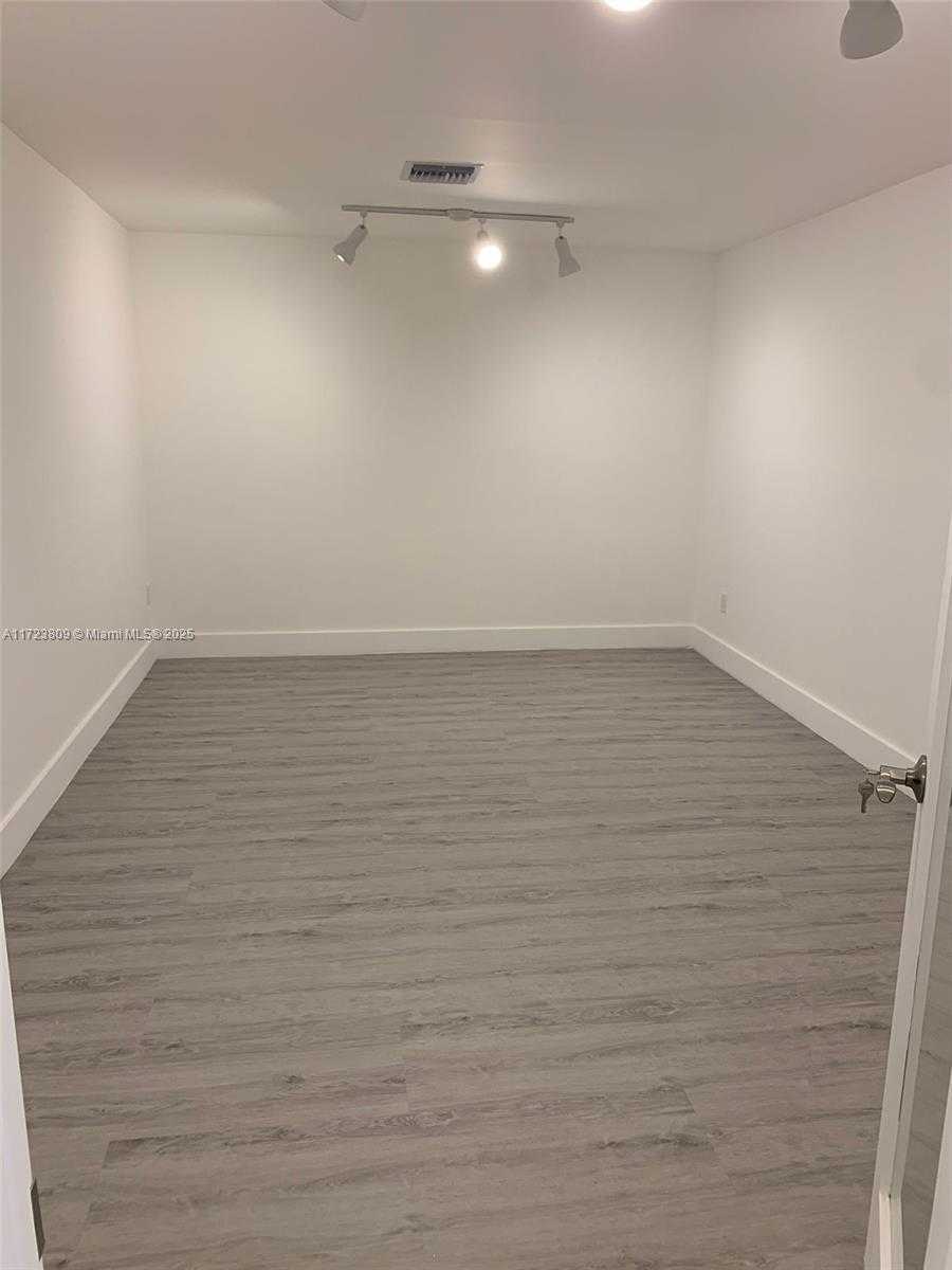 Small Image of 638 NORTH WEST 62ND ST, Miami Number 5