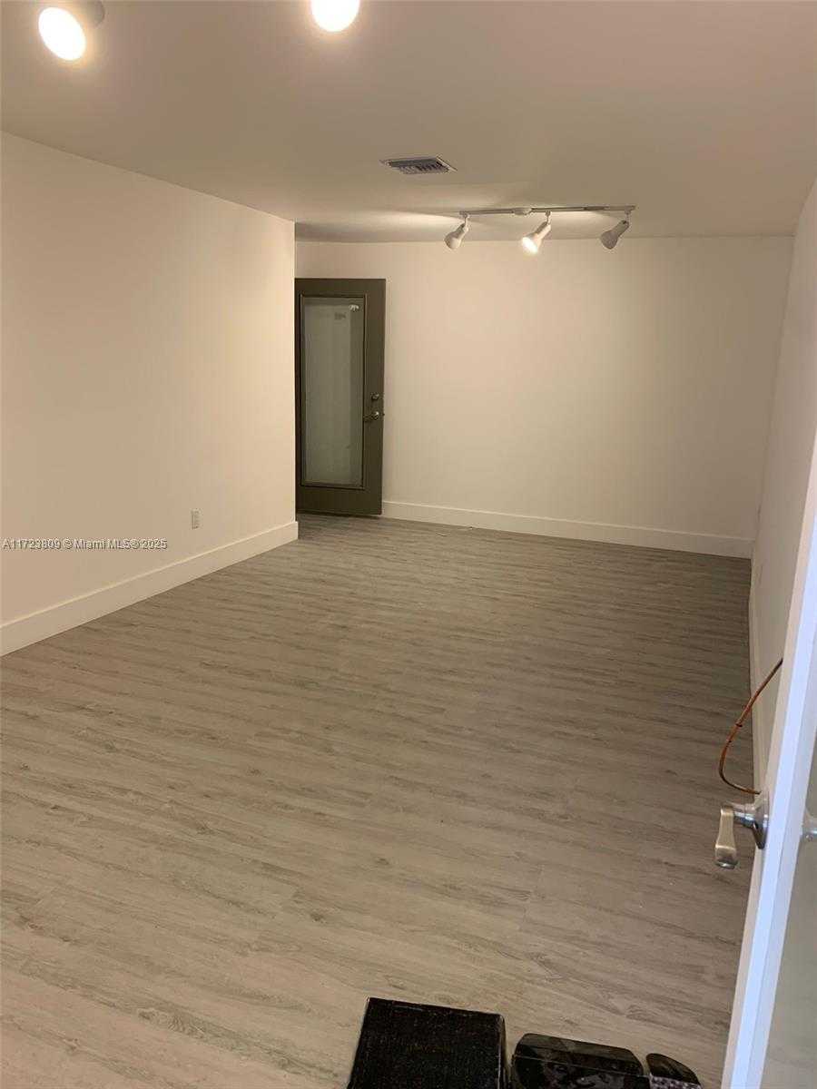 Small Image of 638 NORTH WEST 62ND ST, Miami Number 7