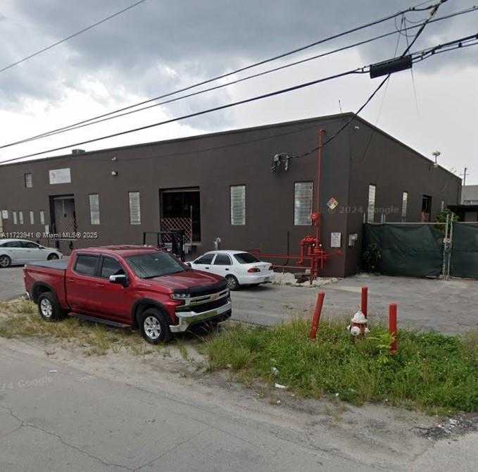Small Image of 3550 NW 59th St, Miami, FL 33142, USA Number 2