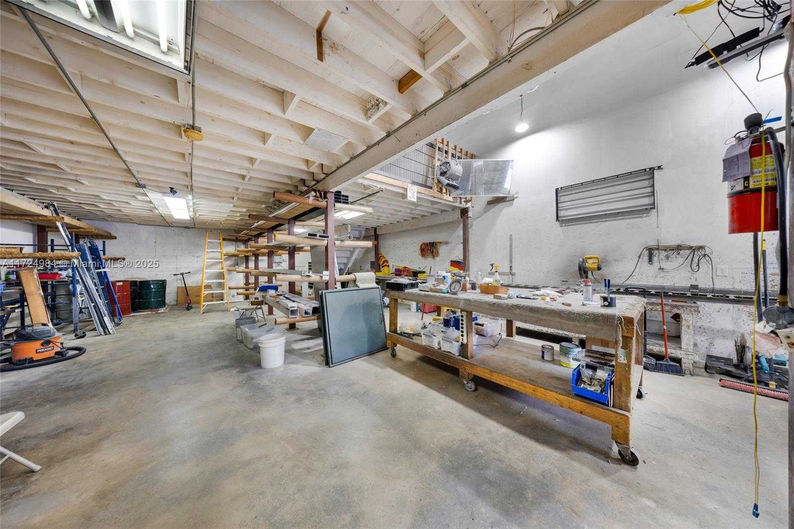 Small Image of 1711 WEST 38TH PL, Hialeah Number 2