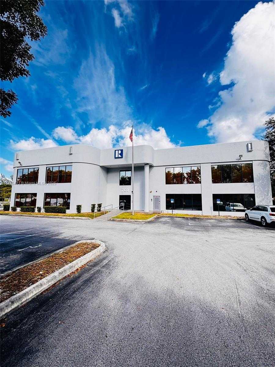 Small Image of 701 PROMENADE DR #suite 250, Pembroke Pines Number 4