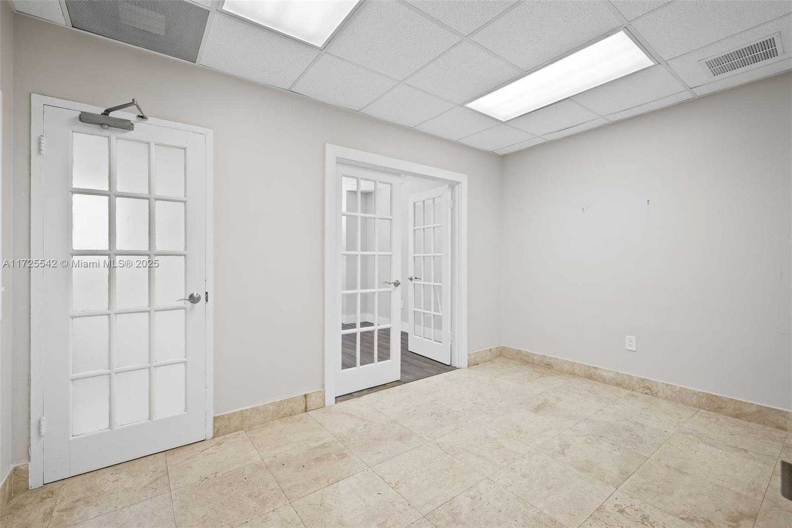 Small Image of 960 WEST 41ST ST, Miami Beach Number 6