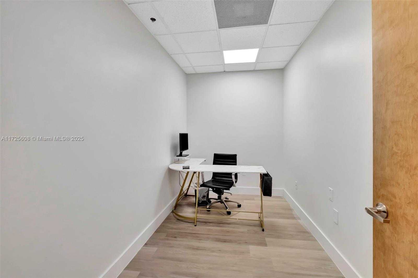 Small Image of 12550 BISCAYNE BLVD #800-35, North Miami Number 2