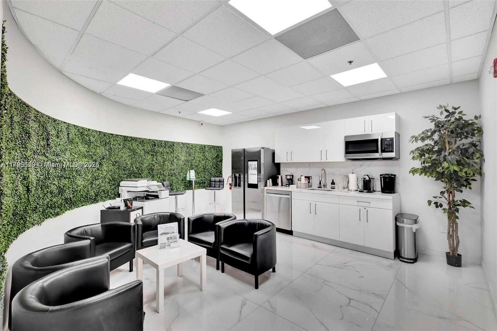 Small Image of 12550 BISCAYNE BLVD #800-4, North Miami Number 10