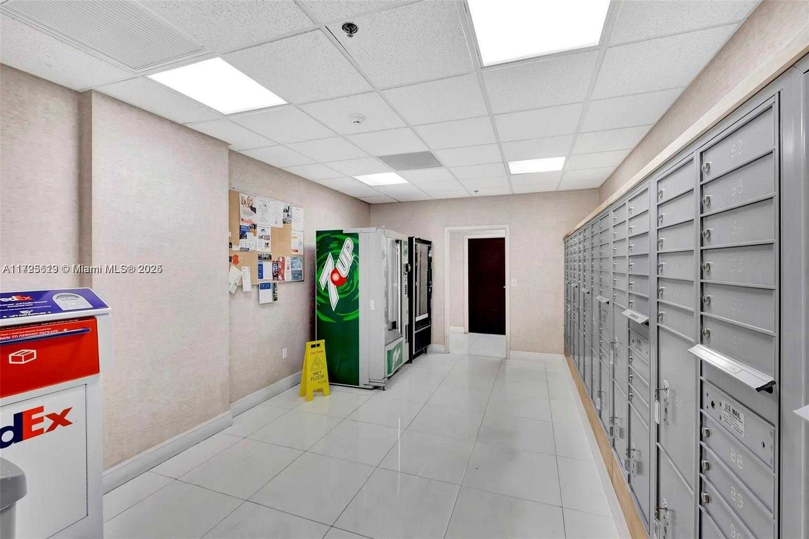 Small Image of 12550 BISCAYNE BLVD #800-4, North Miami Number 12
