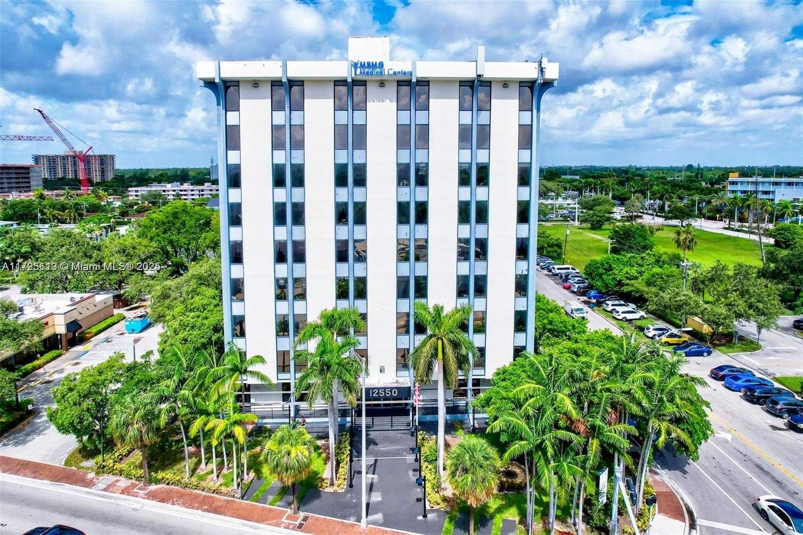 Small Image of 12550 BISCAYNE BLVD #800-4, North Miami Number 7