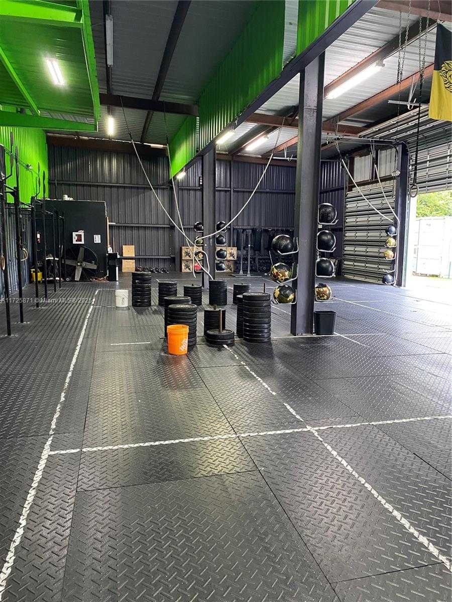 Small Image of 6950 STIRLING RD, Davie Number 10