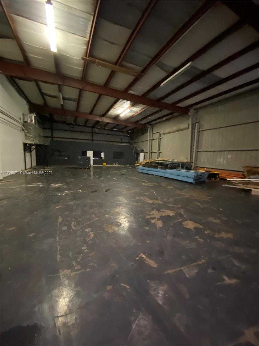 Small Image of 6950 STIRLING RD, Davie Number 19