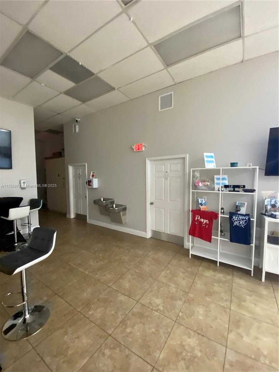 Small Image of 6950 STIRLING RD, Davie Number 25