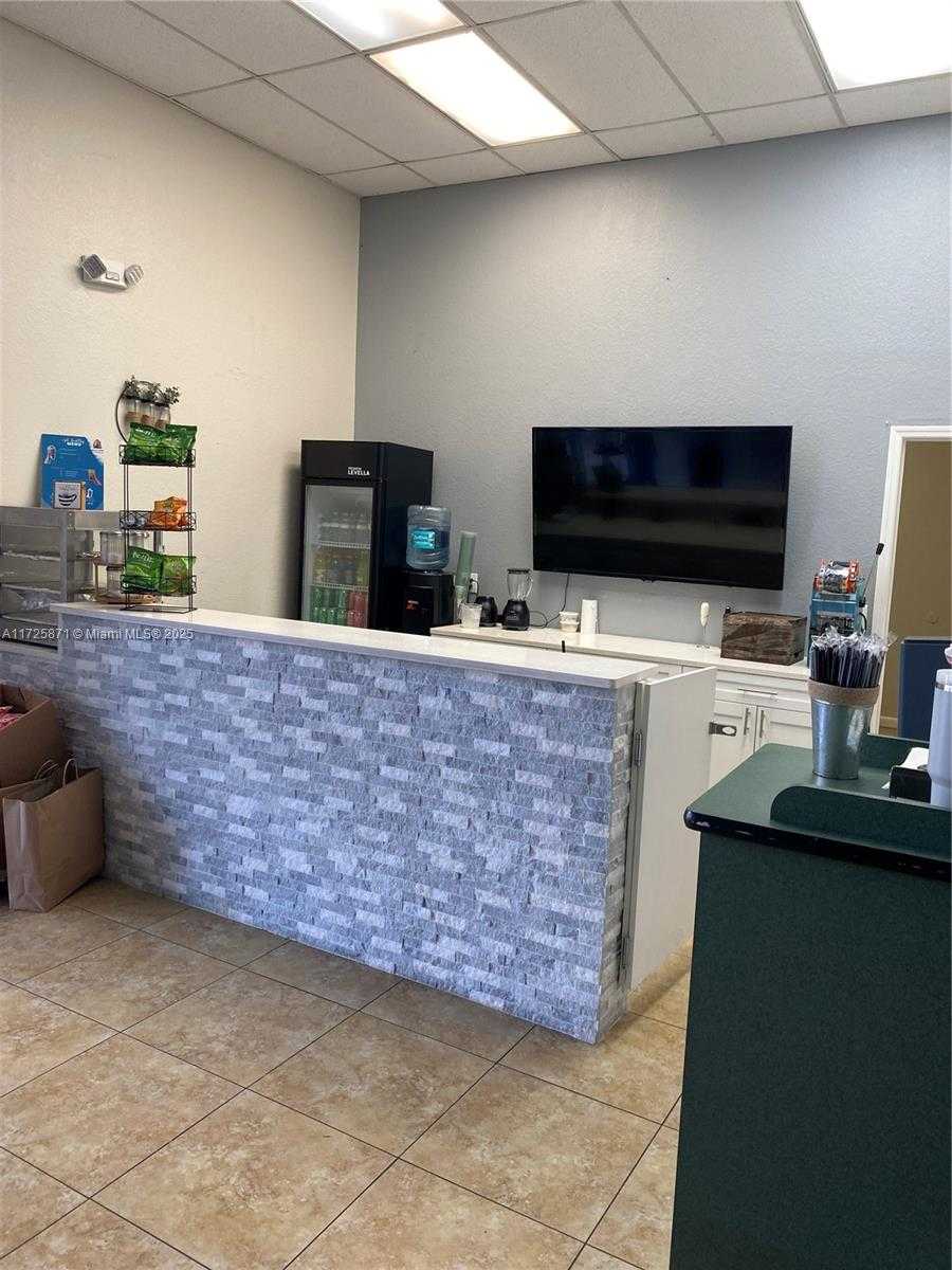 Small Image of 6950 STIRLING RD, Davie Number 3