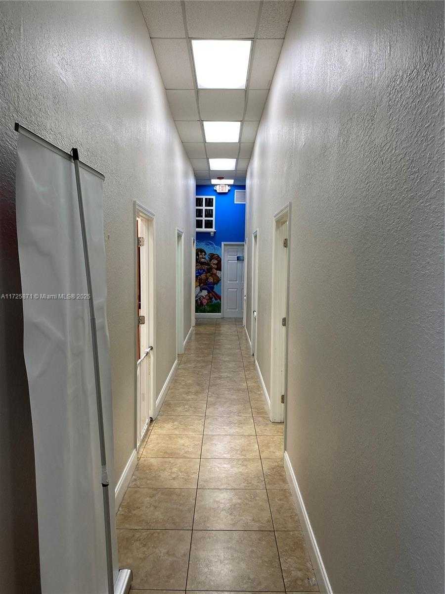 Small Image of 6950 STIRLING RD, Davie Number 34