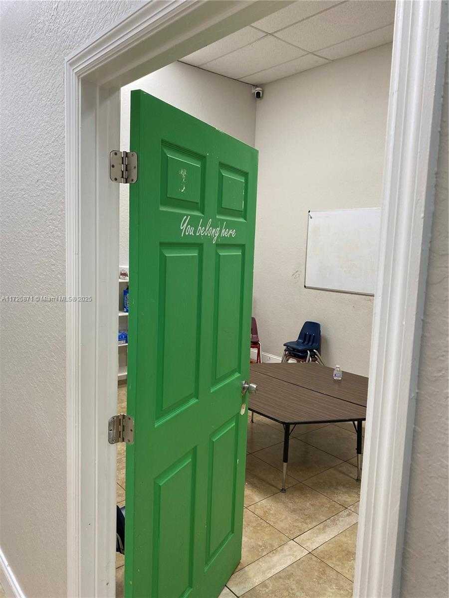 Small Image of 6950 STIRLING RD, Davie Number 35