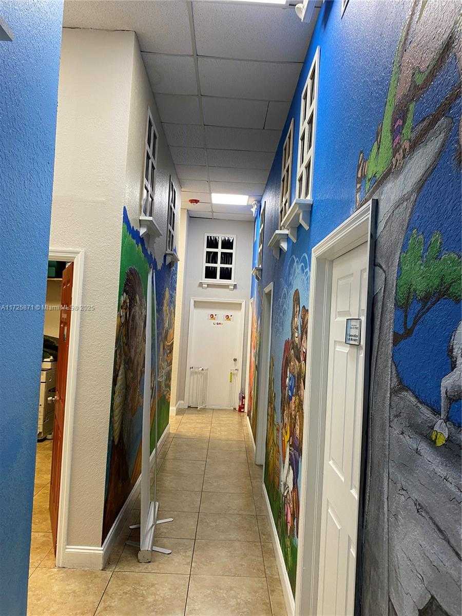 Small Image of 6950 STIRLING RD, Davie Number 39