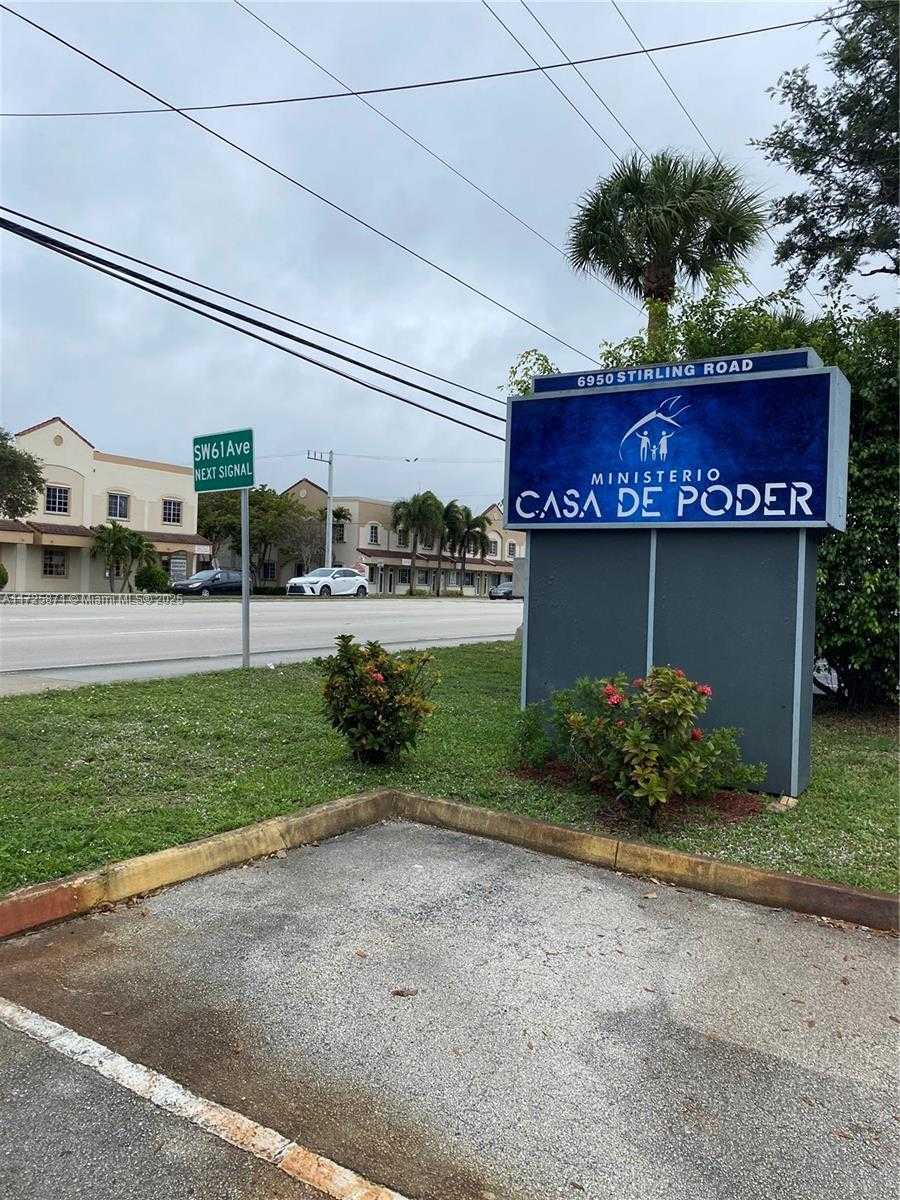 Small Image of 6950 STIRLING RD, Davie Number 4