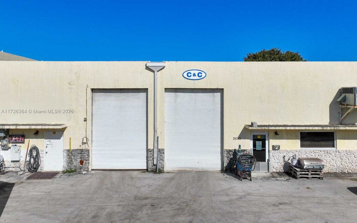 Small Image of 2655 NORTH EAST 188TH ST, Miami Number 3