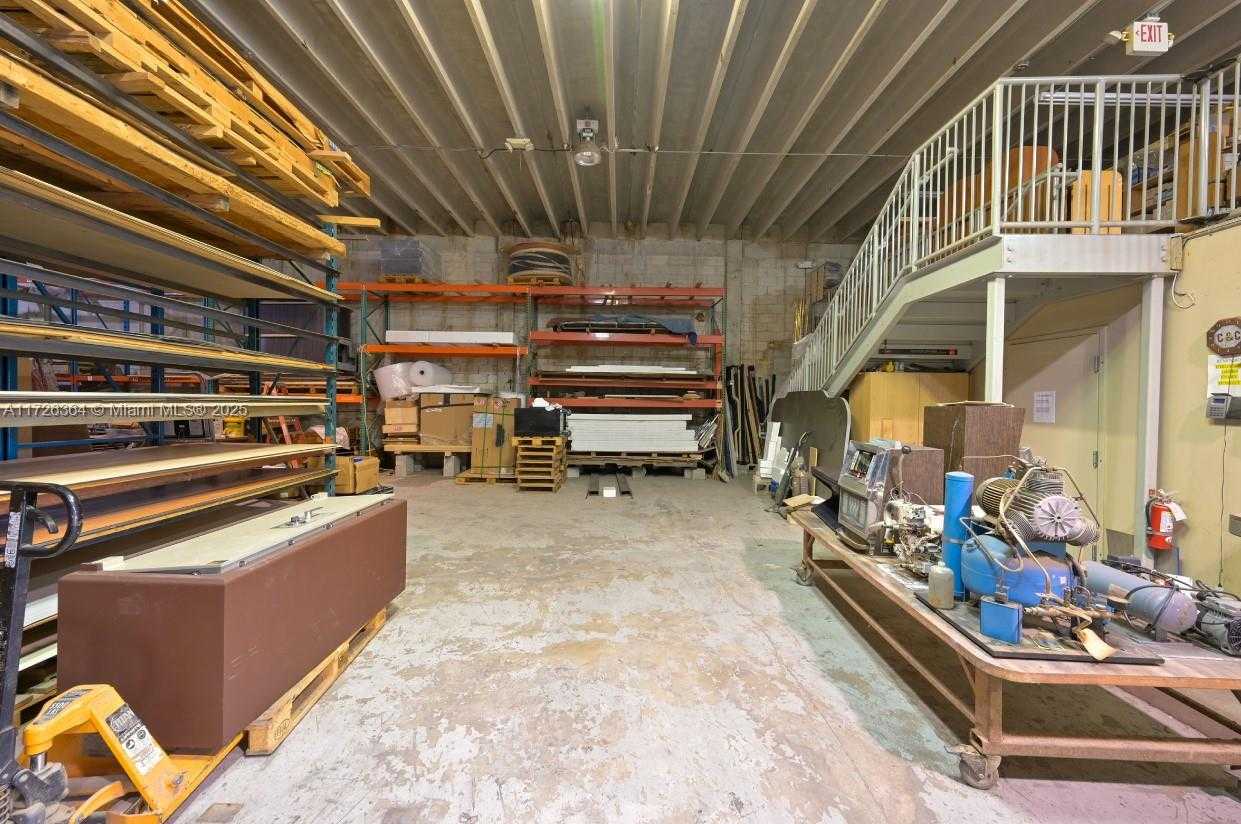Small Image of 2655 NORTH EAST 188TH ST, Miami Number 5