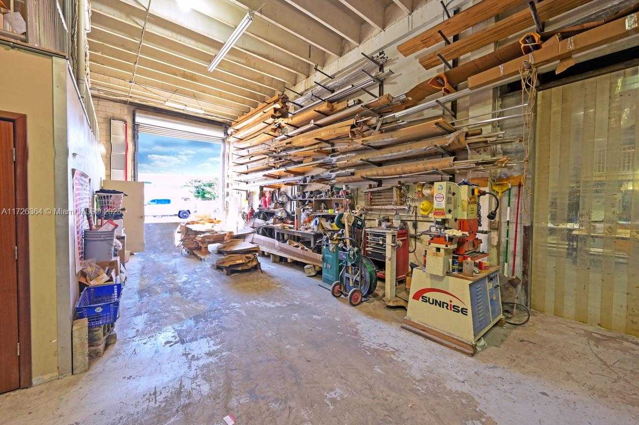 Small Image of 2655 NORTH EAST 188TH ST, Miami Number 7